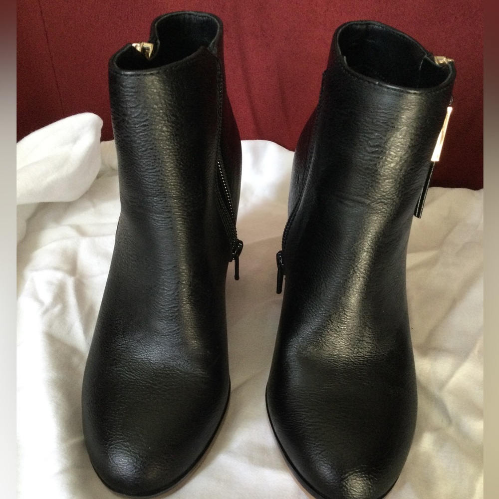 APT.9 Boot. New!